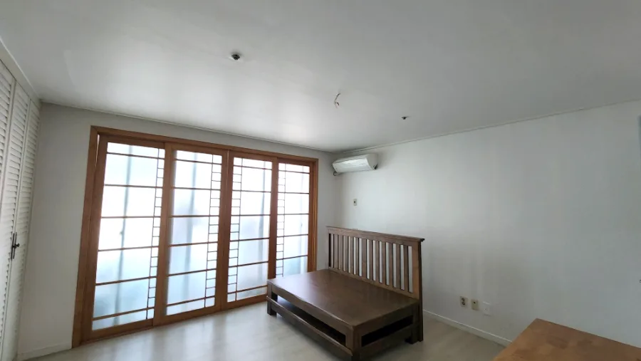 일산동구 52평 아파트 살면서 한 합지 도배 뒤 방